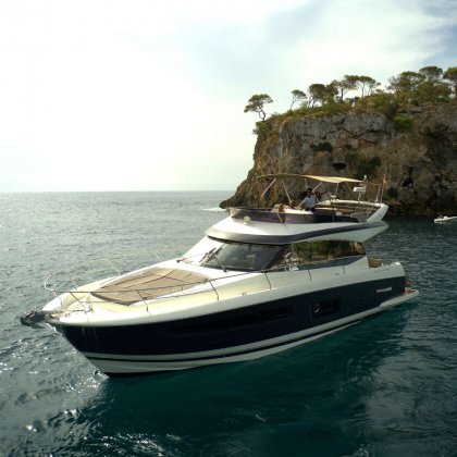 Prestige 560F | Boot mieten | Lucky Charter | Mallorca